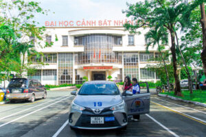 Học viên được hướng dẫn trực tiếp tại trường